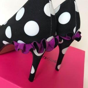 betsey johnson harbur pump